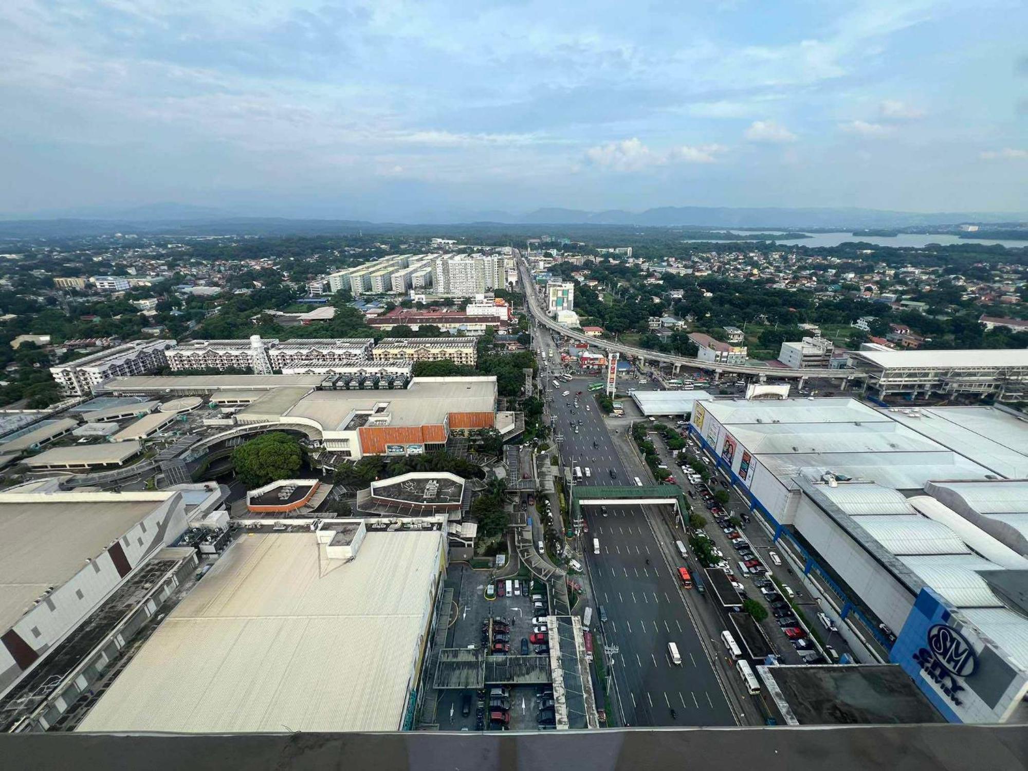 Milan Residenzes Condominiums Manila Exterior photo